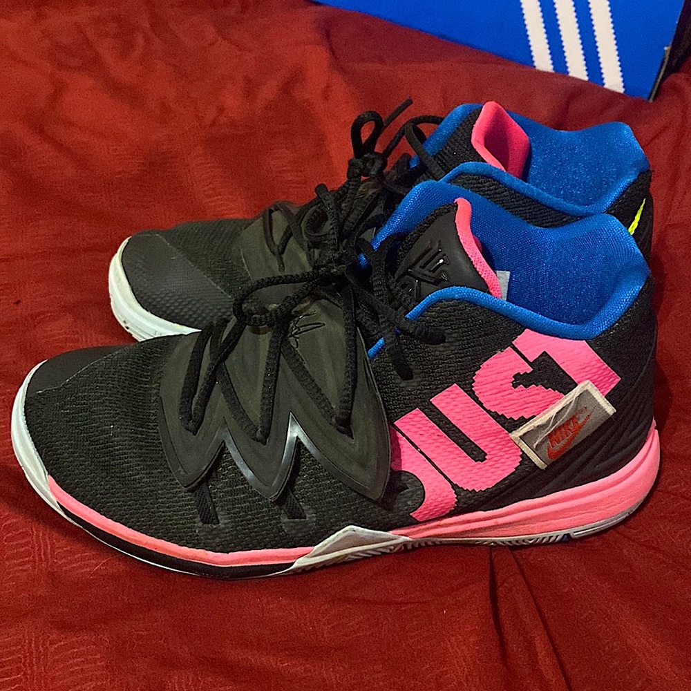 Boy Nikes